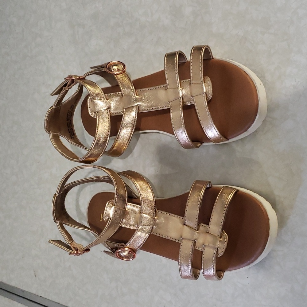 Girls sandals- rose gold- size‎ 3